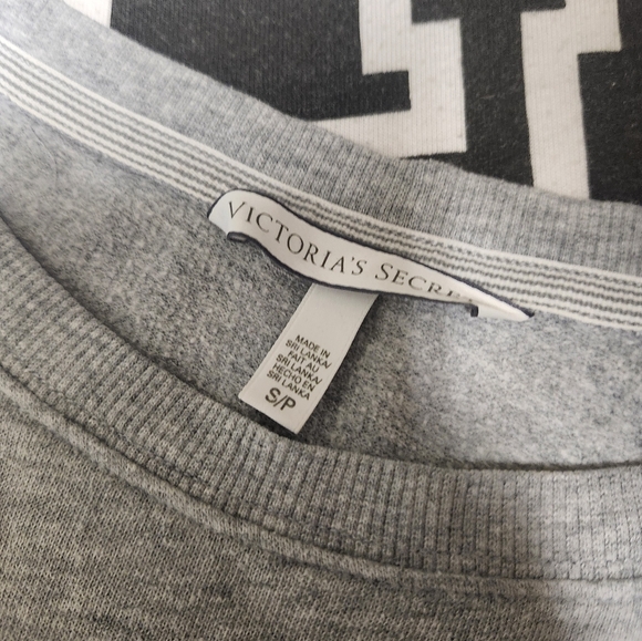 #549 Victoria Secret 2pc Pastel Palm Set🌴 - Picture 2 of 5